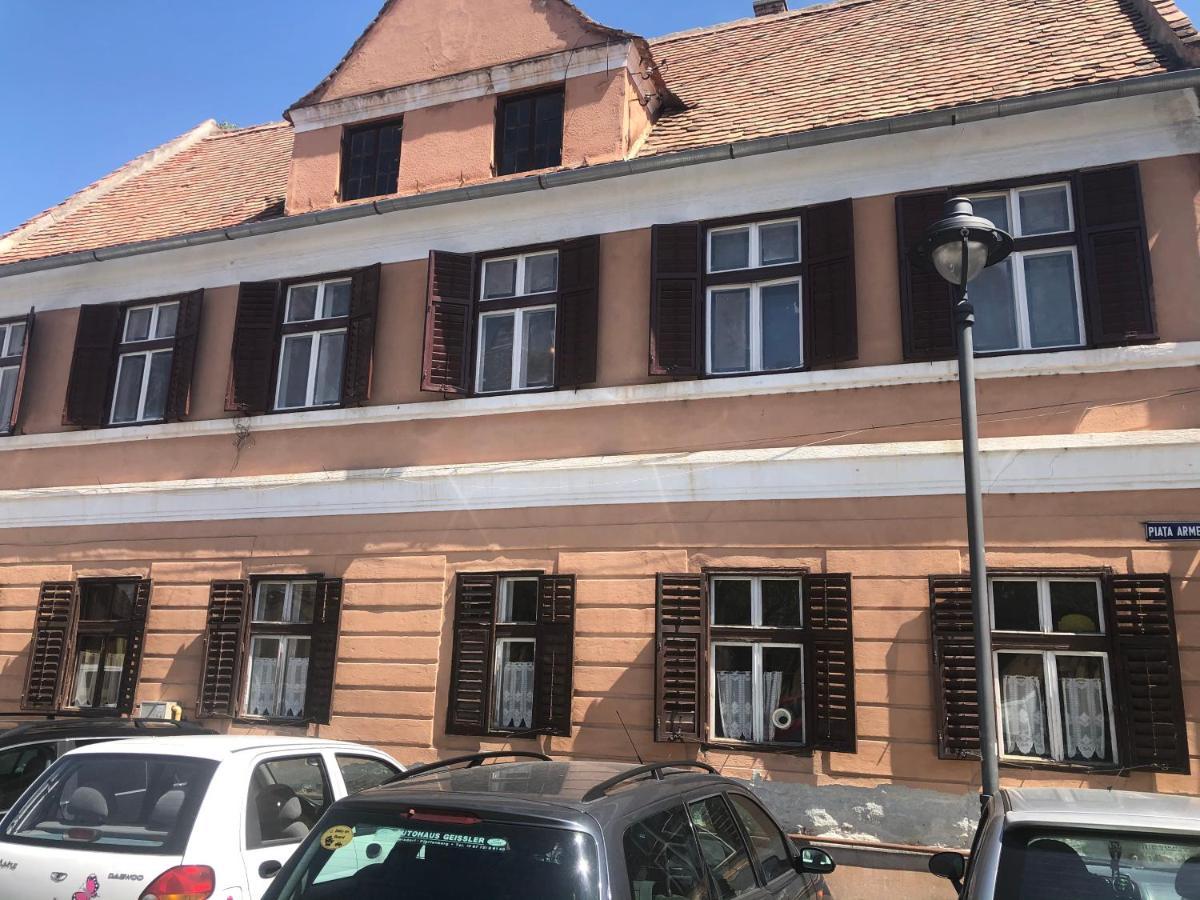 Residence Piata Armelor Sibiu Esterno foto