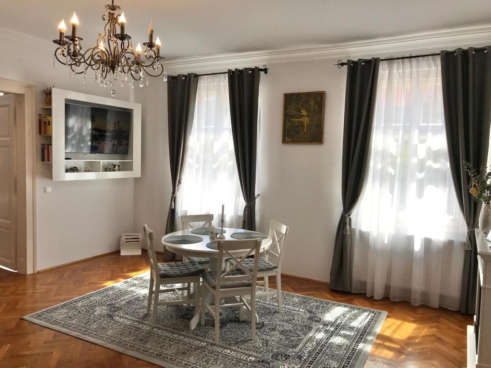 Residence Piata Armelor Sibiu Esterno foto